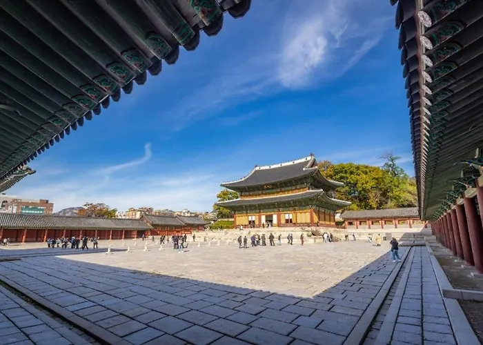 At Miasageori #up To 6 People #subway 2 Min #airport Bus 2 Min #dongdaemun 10 Min #myeongdong 15 Min #seoul Station 20 Min #gyeongbokgung Palace, Bukchon Hanok Village, Seongsu, Hongdae 25 Min #itaewon 30 Min #gangnam 40 Min アパート ソウル特別市