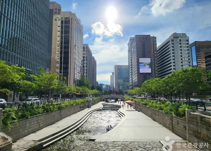 アパート At Miasageori #up To 6 People #subway 2 Min #airport Bus 2 Min #dongdaemun 10 Min #myeongdong 15 Min #seoul Station 20 Min #gyeongbokgung Palace, Bukchon Hanok Village, Seongsu, Hongdae 25 Min #itaewon 30 Min #gangnam 40 Min ソウル特別市