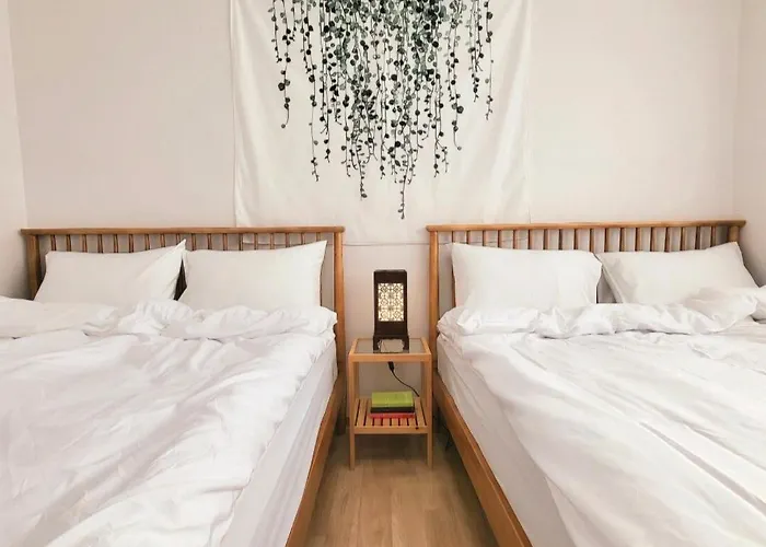 At Miasageori #up To 6 People #subway 2 Min #airport Bus 2 Min #dongdaemun 10 Min #myeongdong 15 Min #seoul Station 20 Min #gyeongbokgung Palace, Bukchon Hanok Village, Seongsu, Hongdae 25 Min #itaewon 30 Min #gangnam 40 Min アパート *