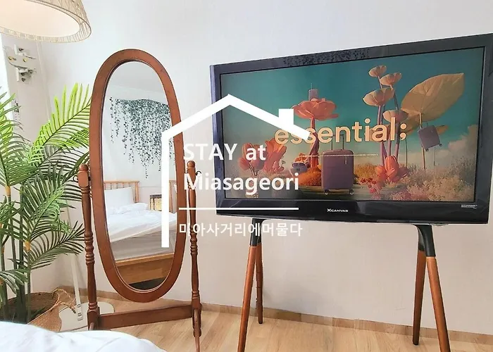 At Miasageori #up To 6 People #subway 2 Min #airport Bus 2 Min #dongdaemun 10 Min #myeongdong 15 Min #seoul Station 20 Min #gyeongbokgung Palace, Bukchon Hanok Village, Seongsu, Hongdae 25 Min #itaewon 30 Min #gangnam 40 Min アパート *
